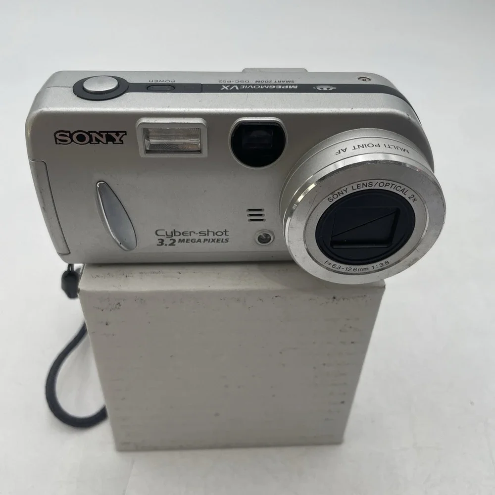 Sony Cyber-Shot DSC-P52 3.2MP Digital Camera Smart Zoom+Batrery+SD Card+Case